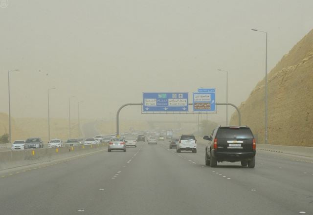 رياح وأمطار رعدية.. تفاصيل حالة الطقس اليوم الأحد في المملكة