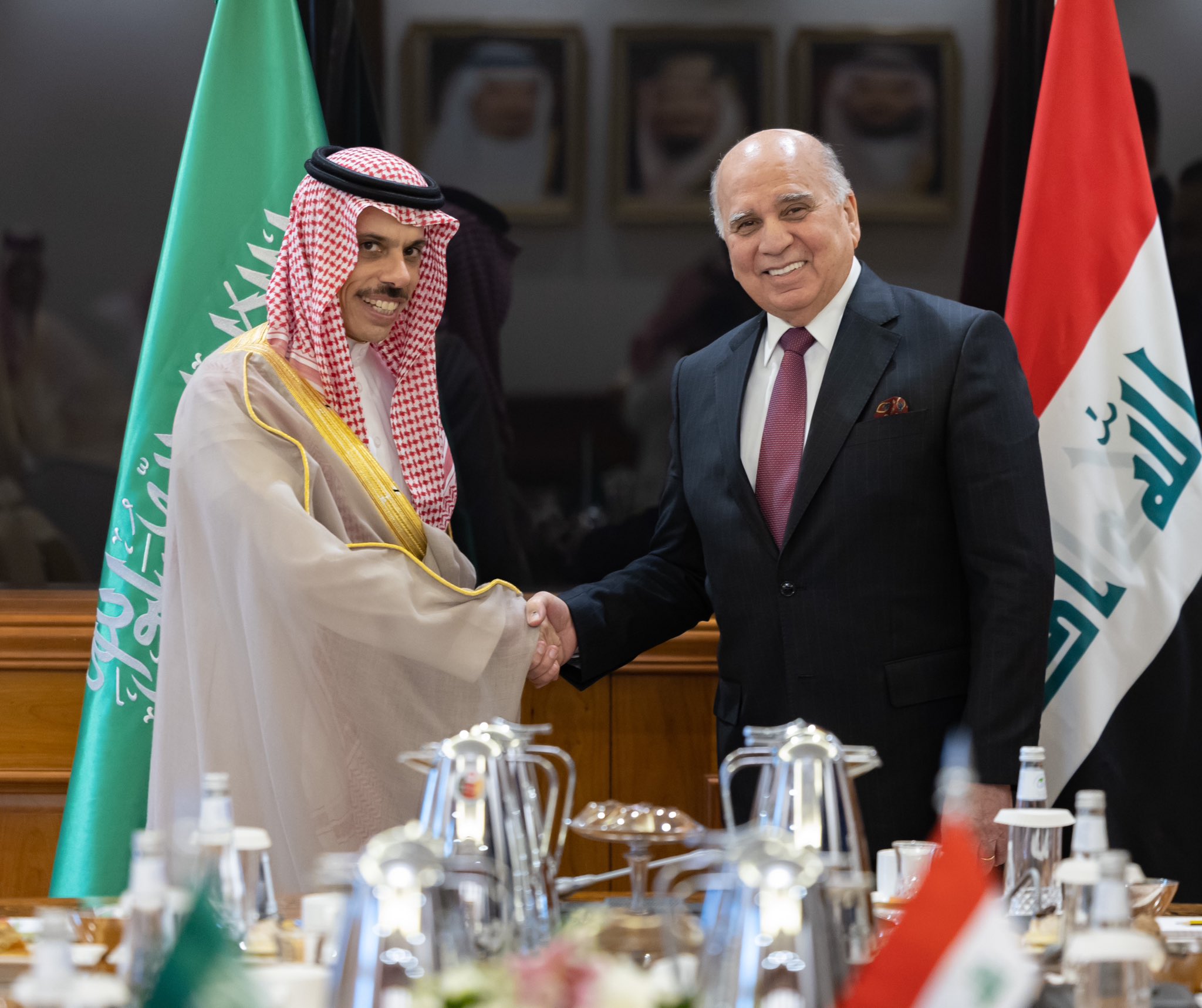 الأمير فيصل بن فرحان وفؤاد حسين يترأسان اجتماع اللجنة السياسية والأمنية لمجلس التنسيق السعودي العراقي

