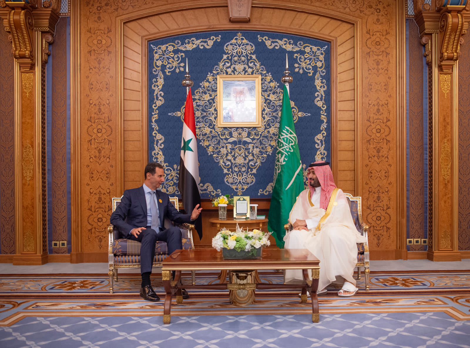 ولي العهد يلتقي الرئيس السوري على هامش القمة العربية في جدة (فيديو)
