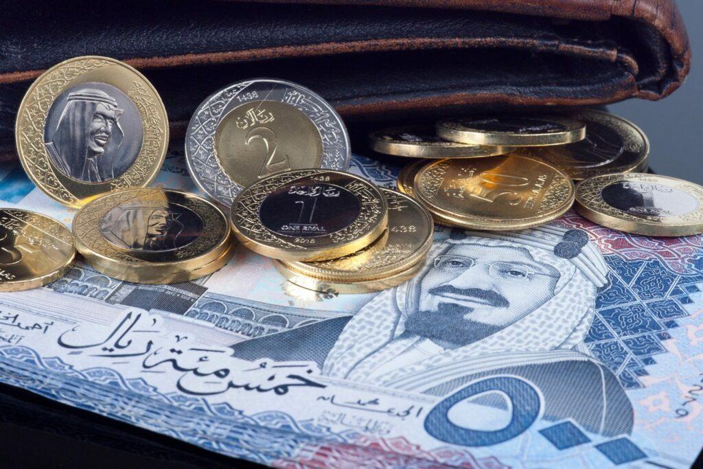 الجنيه الإسترليني يرتفع.. سعر الريال مقابل الدولار والعملات الأجنبية اليوم الخميس 26-11- 1444