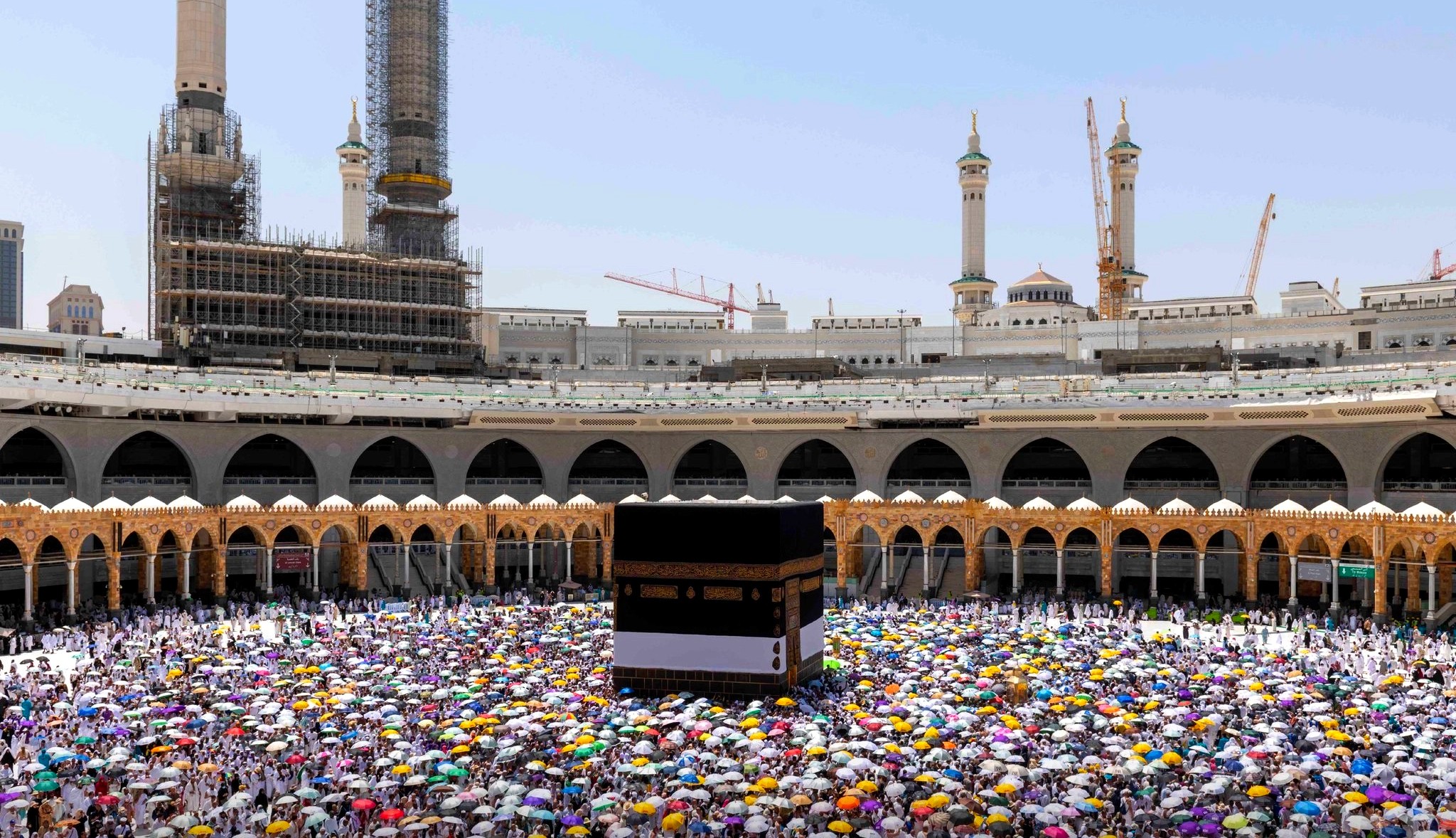 في مشهد مهيب.. امتلاء صحن المطاف بحجاج بيت الله الحرام (فيديو)

