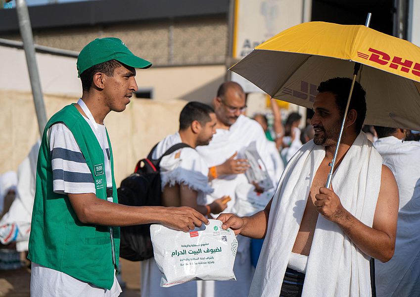  جمعية هدية تقدم وجبات للحجاج