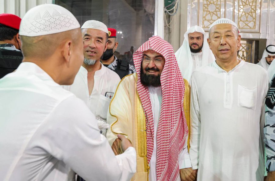 «السديس» لحجاج من الصين: ولاة الأمر يؤكدون على تقديم أرقى الخدمات لضيوف الرحمن