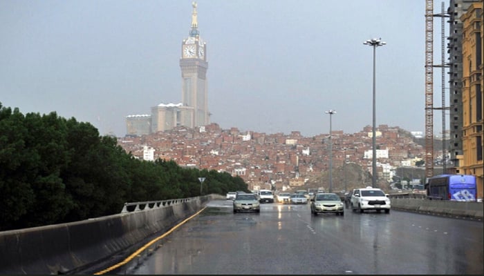 5 أيام ممطرة.. الأرصاد الجوية تحذّر من هطول أمطار رعدية وغزيرة بهذه المناطق الفترة المقبلة