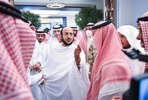 وزير الشؤون الإسلامية يزور المعرض المصاحب لبرنامج ضيوف خادم الحرمين للحج