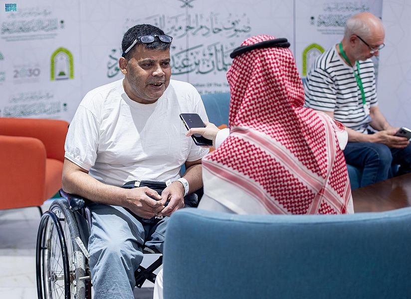 الحاج المشاعرة: فقدت قدمَيّ ووظيفتي وحقق لي خادم الحرمين الشريفين حلمي بأداء الحج