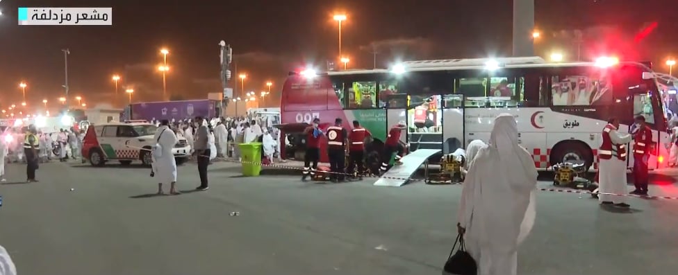 بالفيديو.. انتظام الخدمات المقدمة لضيوف الرحمن في مزدلفة 