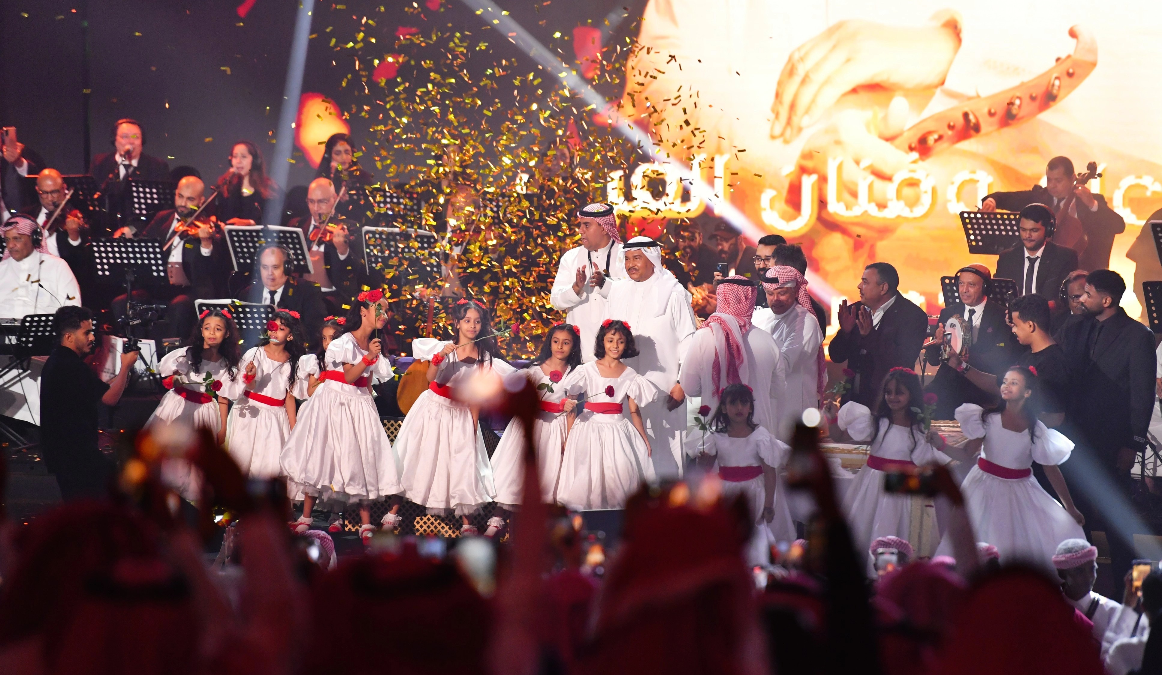 في ليلة استثنائية بجازان.. روتانا تحتفي بعيد ميلاد فنان العرب وسط تفاعل الجمهور 