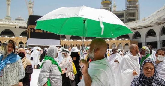 «الصحة» تنصح الحجاج باستخدام المظلة وشرب السوائل تجنباً الإصابة بضربات الشمس