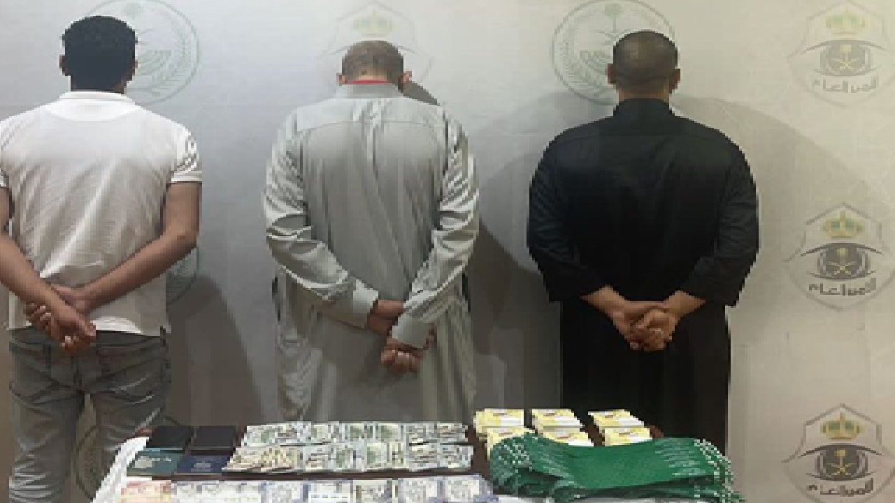 القبض على 3 وافدين بتأشيرة زيارة لترويجهم لحملات حجّ وهمية بالعاصمة المقدسة