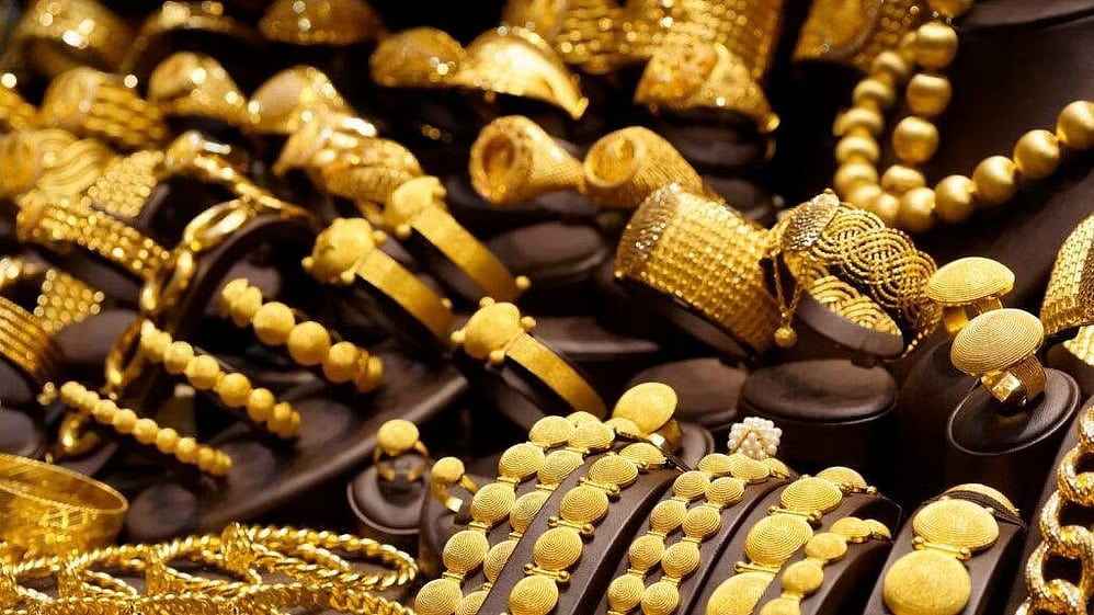 تراجع أسعار الذهب في المملكة بداية تعاملات الأربعاء.. وعيار 21 يسجل 205.40 ريال

