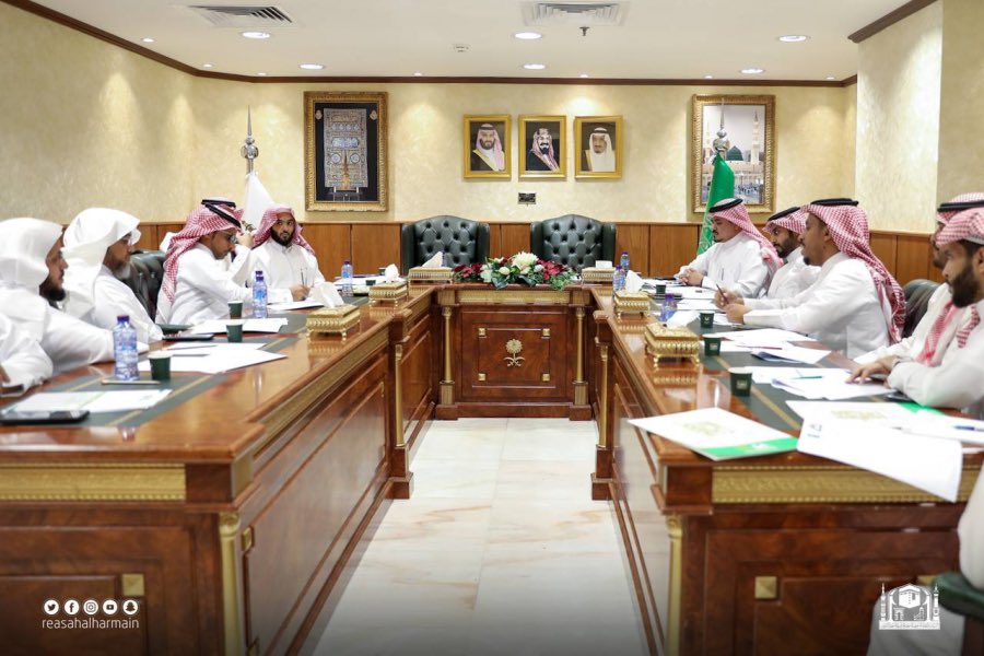 خلال مناقشة آلية تفعيل بنود مذكرة التعاون بين رئاسة الحرمين وجامعة الطائف