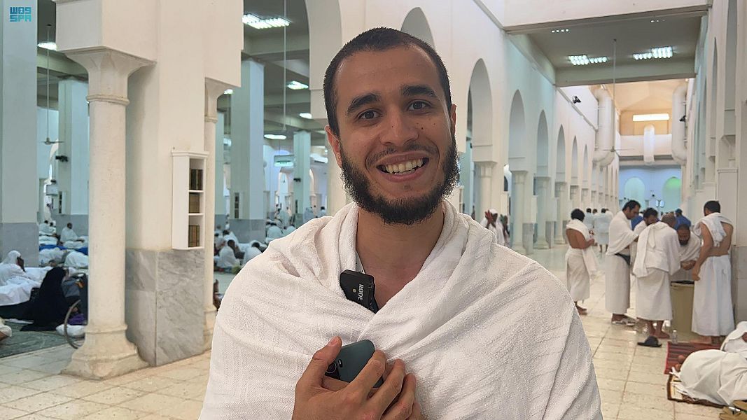 حجاج بيت الله الحرام يشيدون بالخدمات المقدمة لهم في مسجد نمرة بمشعر عرفات