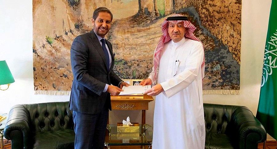 وزير الخارجية يتلقى رسالة خطية من نظيره الجيبوتي 