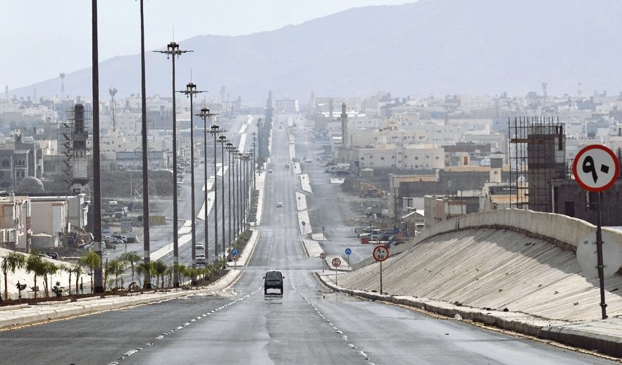 رياح نشطة وأتربة مثارة على منطقة المدينة المنورة تستمر إلى الـ7 مساء الغد