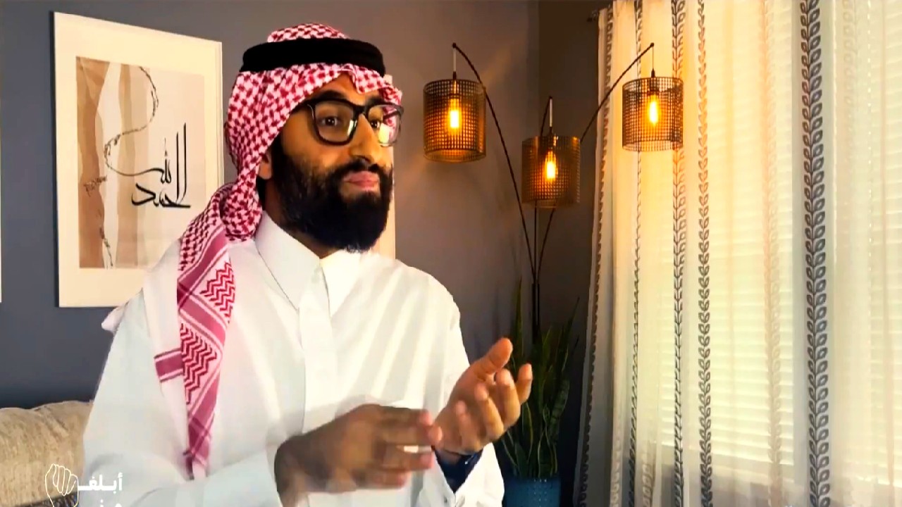 بدر العمري.. أول أصم يحصل على الماجستير في تدريس وتعليم لغة الإشارة محليًا وعربيًا