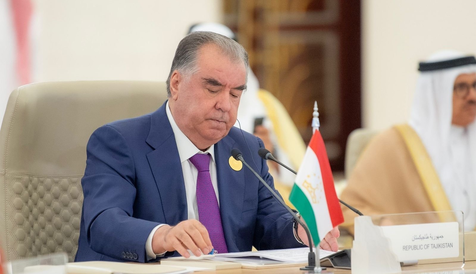 رئيس طاجيكستان: نتطلع لجذب استثمارات عبر إنشاء صندوق خاص لتقديم الدعم المالي
