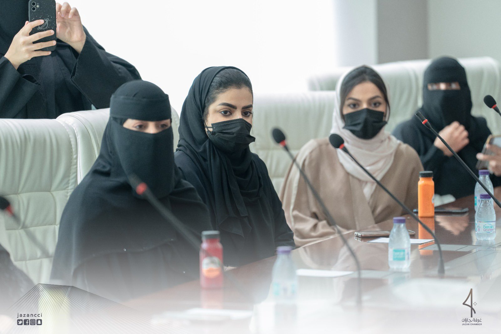  وفد السفارة والقنصلية الأمريكية