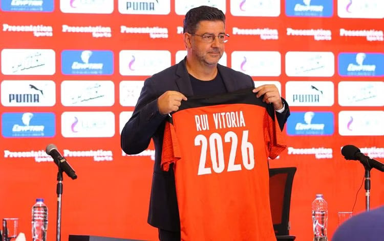 هل يتولى روي فيتوريا تدريب الأهلي؟.. مسؤول في المنتخب المصري يحسم الجدل

