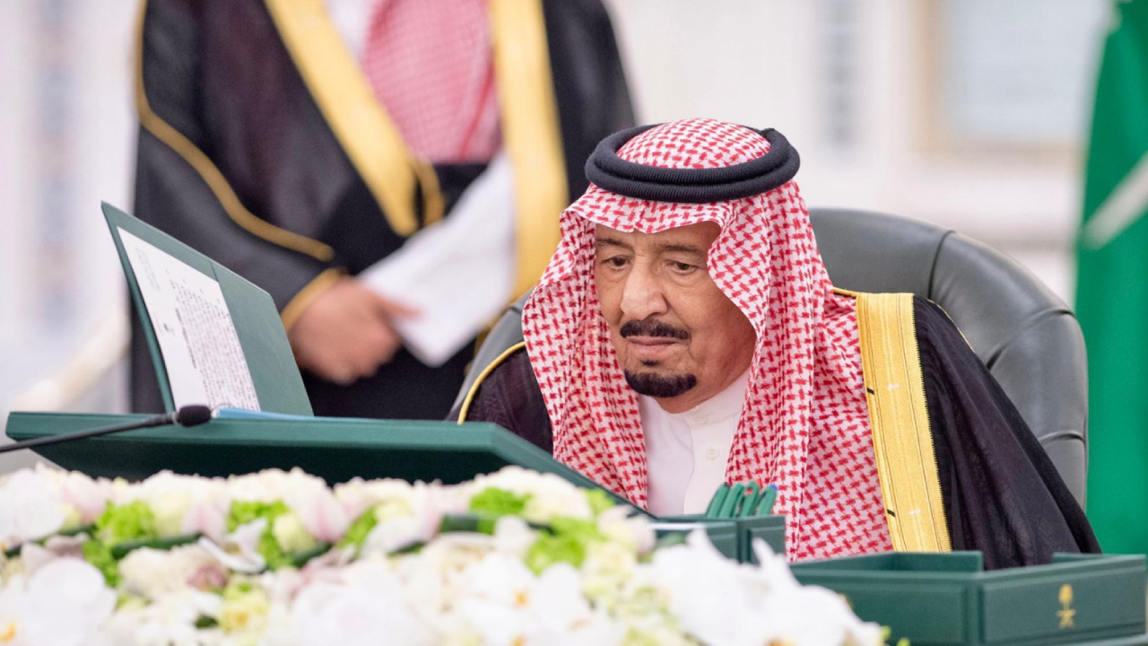 بالأسماء.. منح ميدالية الاستحقاق من الدرجة الثالثة لـ60 مواطنًا ومواطنةً لتبرعهم بالدم عشر مرات