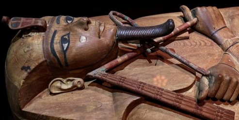 سويسرا تعيد لمصر قطعة من تمثال رمسيس الثاني 