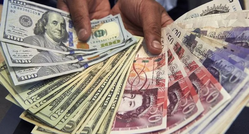 تراجع الأسهم البريطانية وتباين أداء الإسترليني أمام الدولار واليورو 