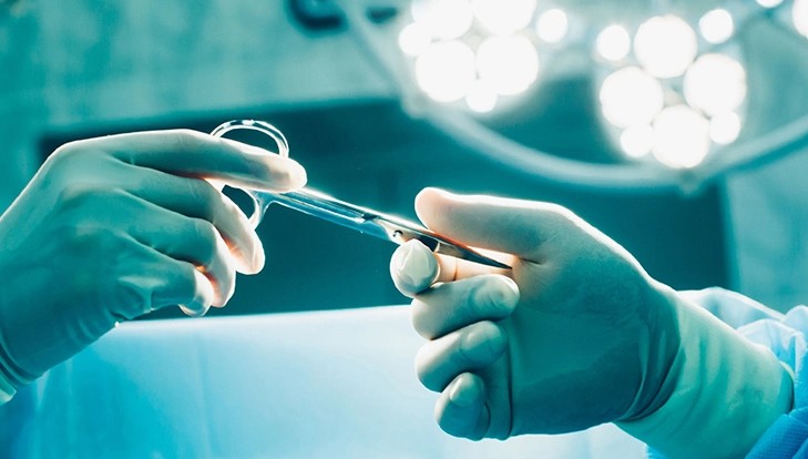موافقة المريض على الإجراء الجراحي وموضعه... معايير السلامة في العمليات الجراحية للممارسين الصحيين