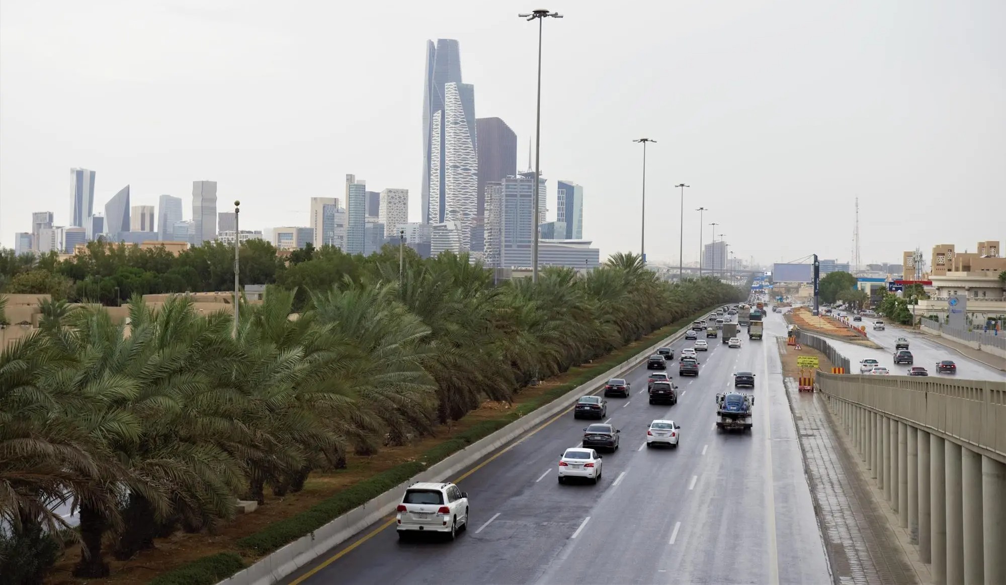 طقس الأربعاء.. فرصة لأمطار رعدية ورياح نشطة على عدة مناطق