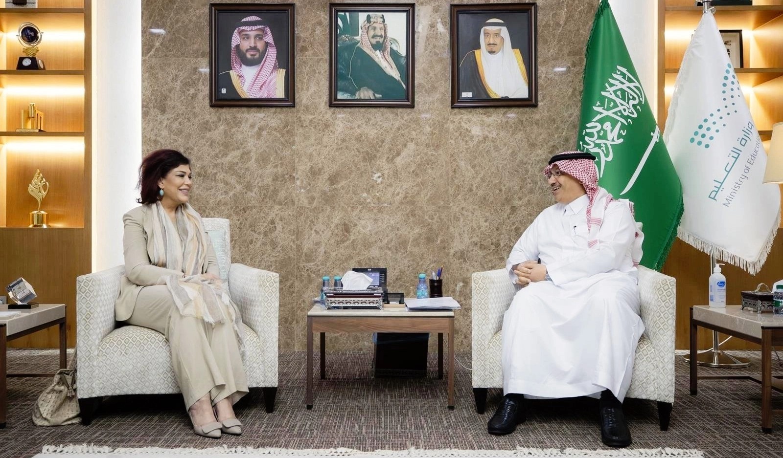 «البنيان» يلتقي سفيرة العراق لتعزيز التعاون في المجالات التعليمية والعلمية