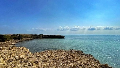 جزيرة جبل الليث.. قبلة هواة الغوص والرياضات البحرية
