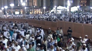 بالفيديو.. وفود عظيمة تتسابق لهفةً لزيارة الروضة الشريفة في المسجد النبوي 