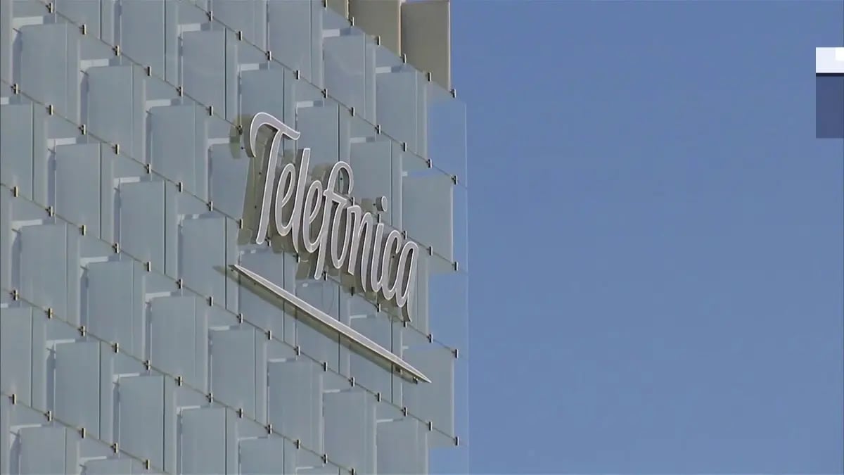 stc السعودية أكبر مساهم في تيليفونيكا الإسبانية بعد الاستحواذ على 9.9%