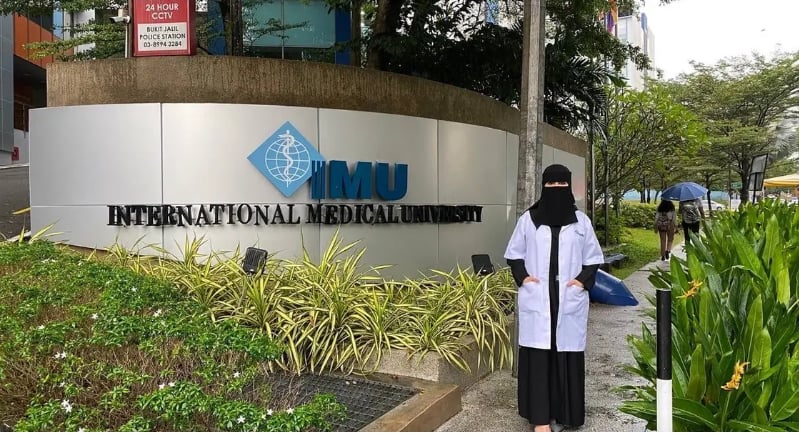 سلمى الحويطي.. أول سعودية متخصصة في الطب البديل
