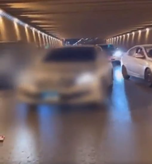 ضبط قائد مركبة ظهر بمحتوى مرئي يرتكب مخالفة في الرياض 