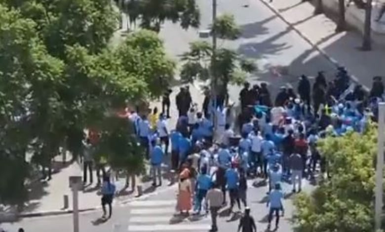 بينهم 27 شرطياً.. إصابة 100 شخص في اشتباكات بين الاحتلال الإسرائيلي وطالبي لجوء إريتريين
