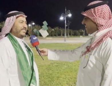 بالفيديو.. مصري مقيم في عرعر يحتفل باليوم الوطني على طريقته الخاصة