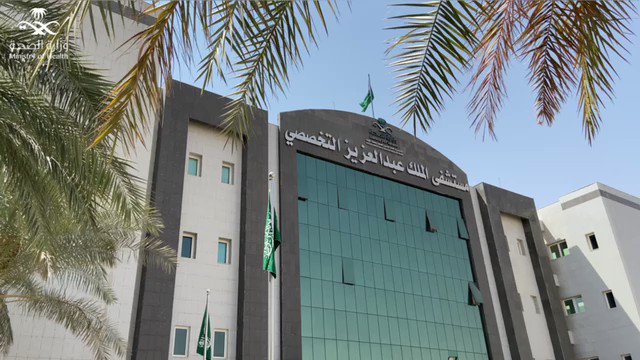 إعادة البصر لمريض مقعد في سكاكا بعد تدخل جراحي