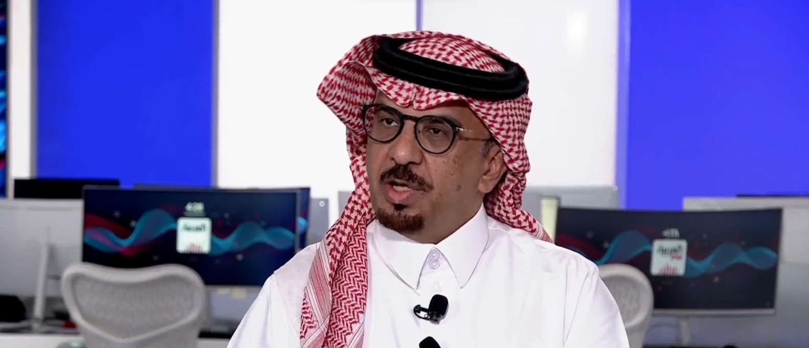 بالفيديو.. محام: ضوابط إيقاف الخدمات ستنعكس على الأفراد وقطاع الأعمال

