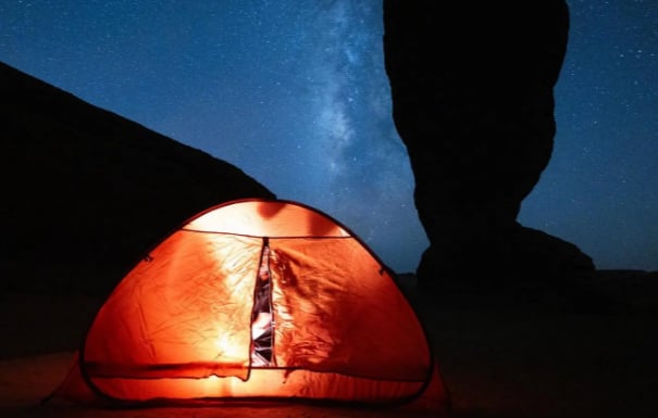 التخييم يجذب مُحبيّ الطبيعة والهدوء في محافظة العلا
