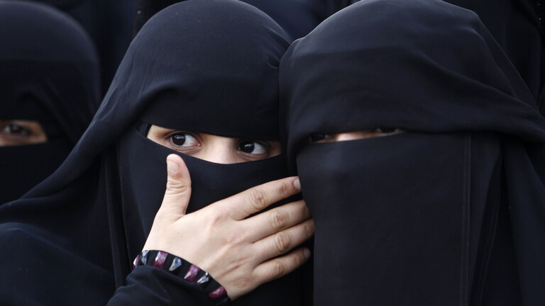 حظر النقاب في المدارس المصرية.. وإعلان الحجاب اختياريا