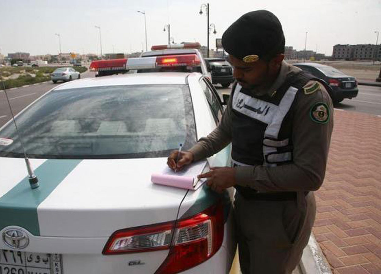 متى تفرض غرامة بعد انتهاء استمارة السيارة؟.. «المرور» تجيب