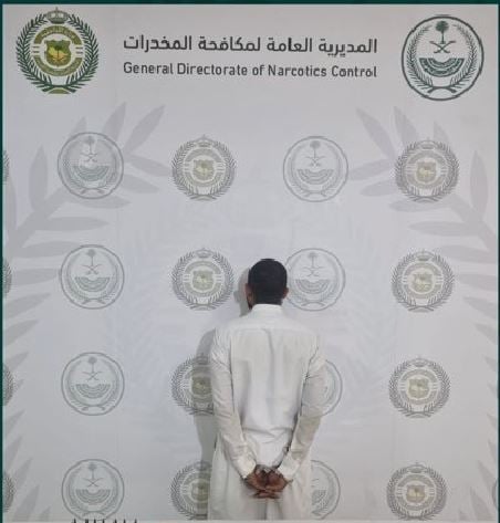 القبض على شخص في محافظة المخواة لترويجه مادة الإمفيتامين المخدر