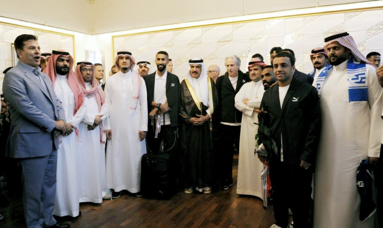 بالفيديو.. سفير المملكة بإيران يستقبل بعثة الهلال

