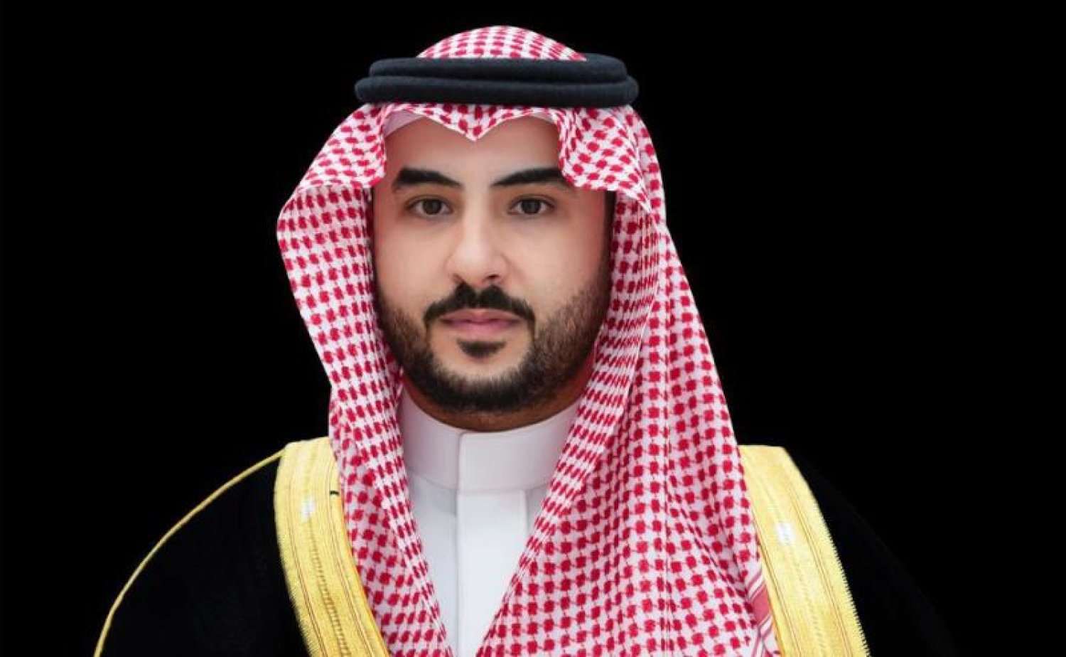  وزير الدفاع يستعرض مع نظيره الفرنسي التنسيق المشترك لتهدئة الأوضاع في المنطقة

