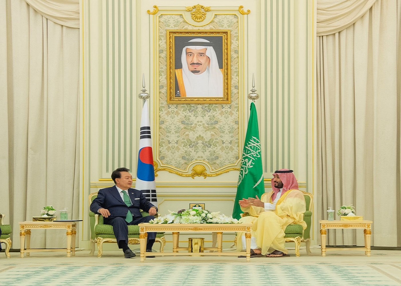 ولي العهد يعقد جلسة مباحثات رسمية مع رئيس كوريا الجنوبية.. ويشهدان توقيع عدد من الاتفاقيات