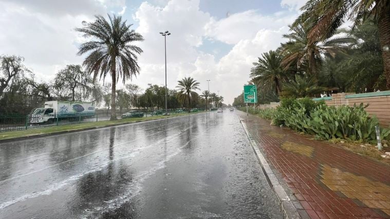 أمطار رعدية وسيول.. المركز الوطني للأرصاد يوضح تفاصيل حالة الطقس اليوم الأحد في المملكة 