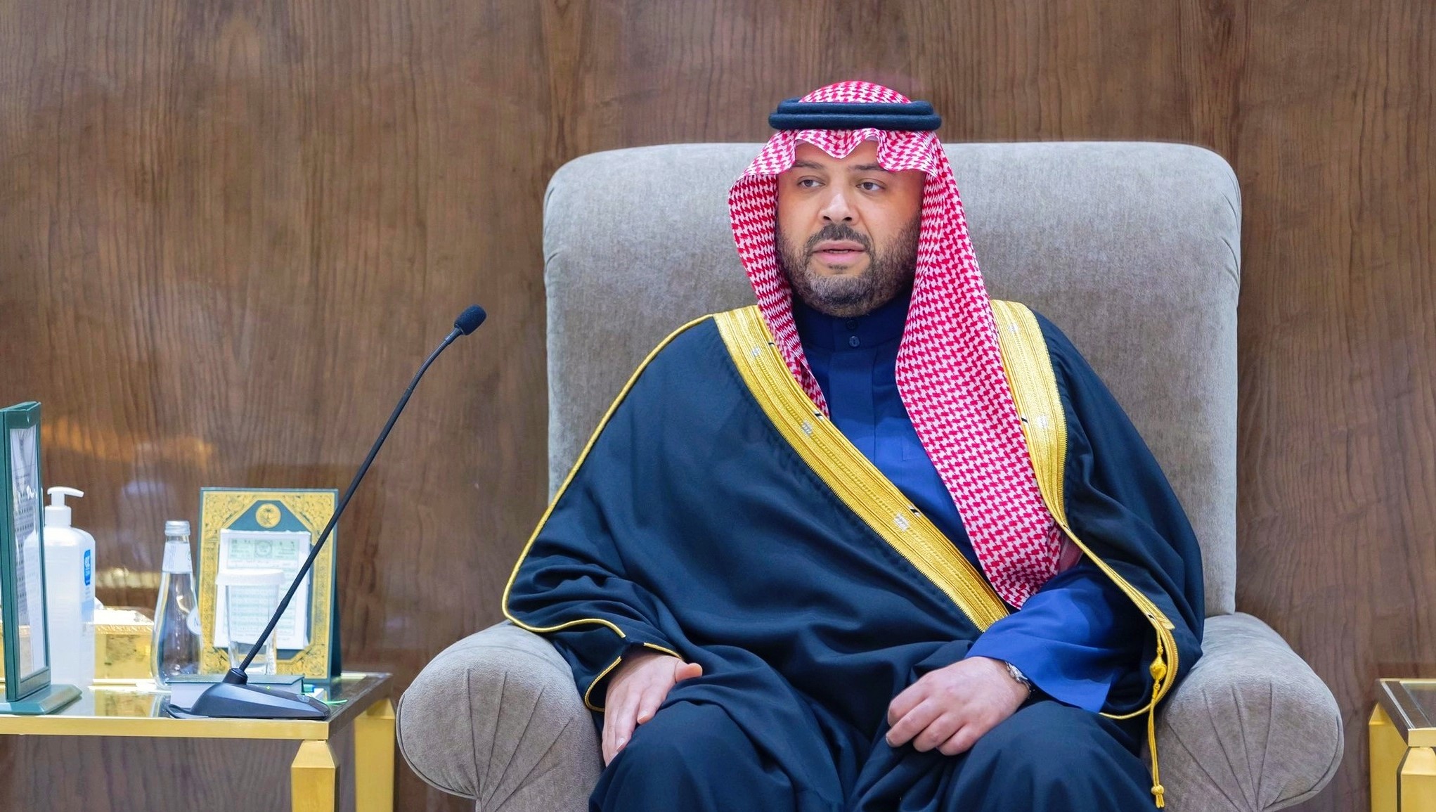 أمير الحدود الشمالية يبحث عددًا من الموضوعات ذات الاهتمام المشترك مع سفيرة العراق
