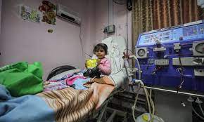 الصحة الفلسطينية: انقطاع الكهرباء يهدد حياة مئات الأطفال بالمستشفيات 