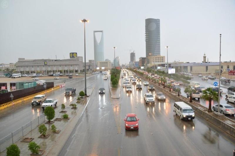حالة الطقس اليوم.. فرص الأمطار لا تزال مهيأة.. ورياح نشطة على بعض المناطق 
