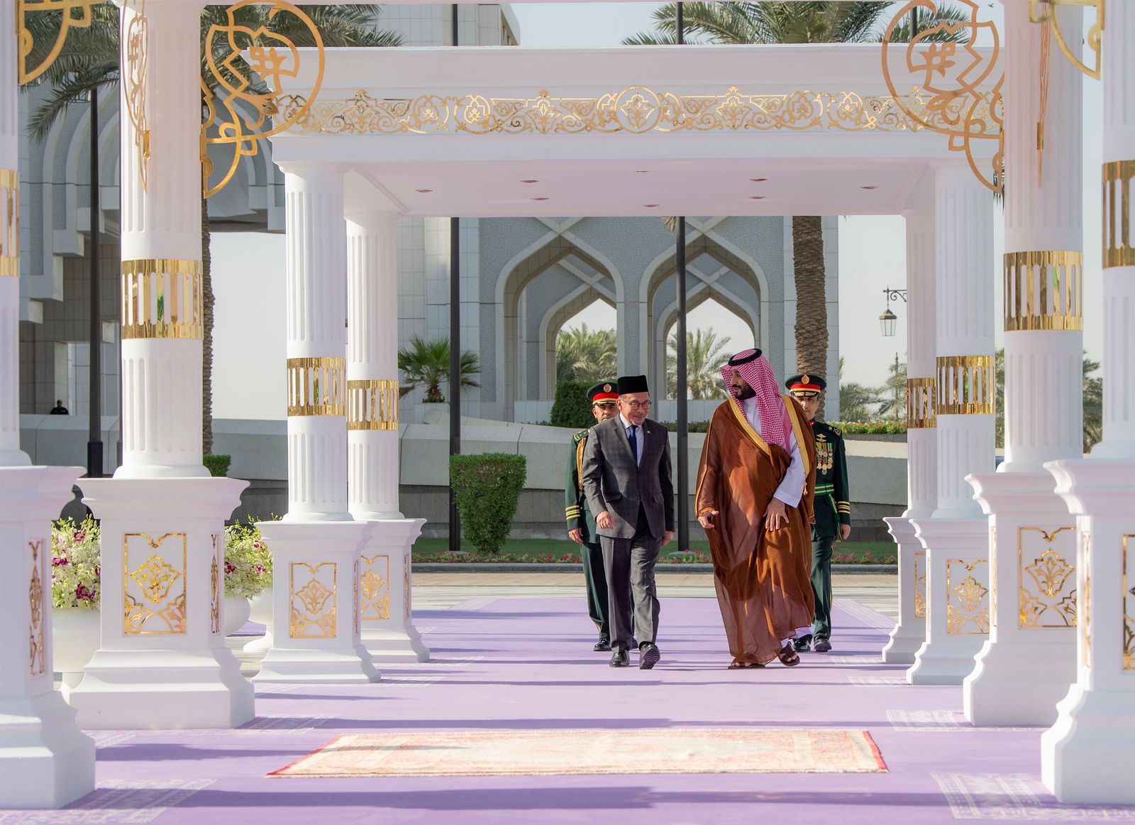 خلال الاستقبال